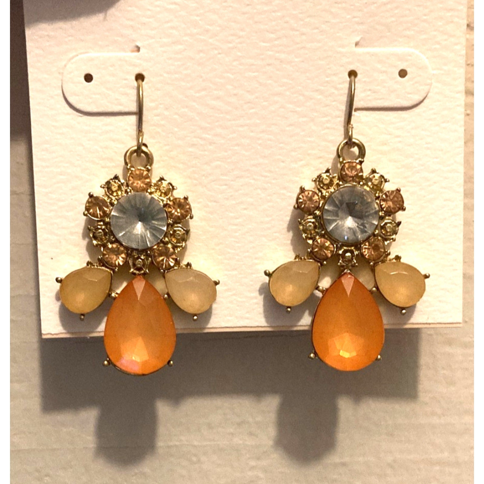 STONY Gold Tone Orange Tan & Cloudy Clear Acrylic Stone Drop Dangle Earrings 1"