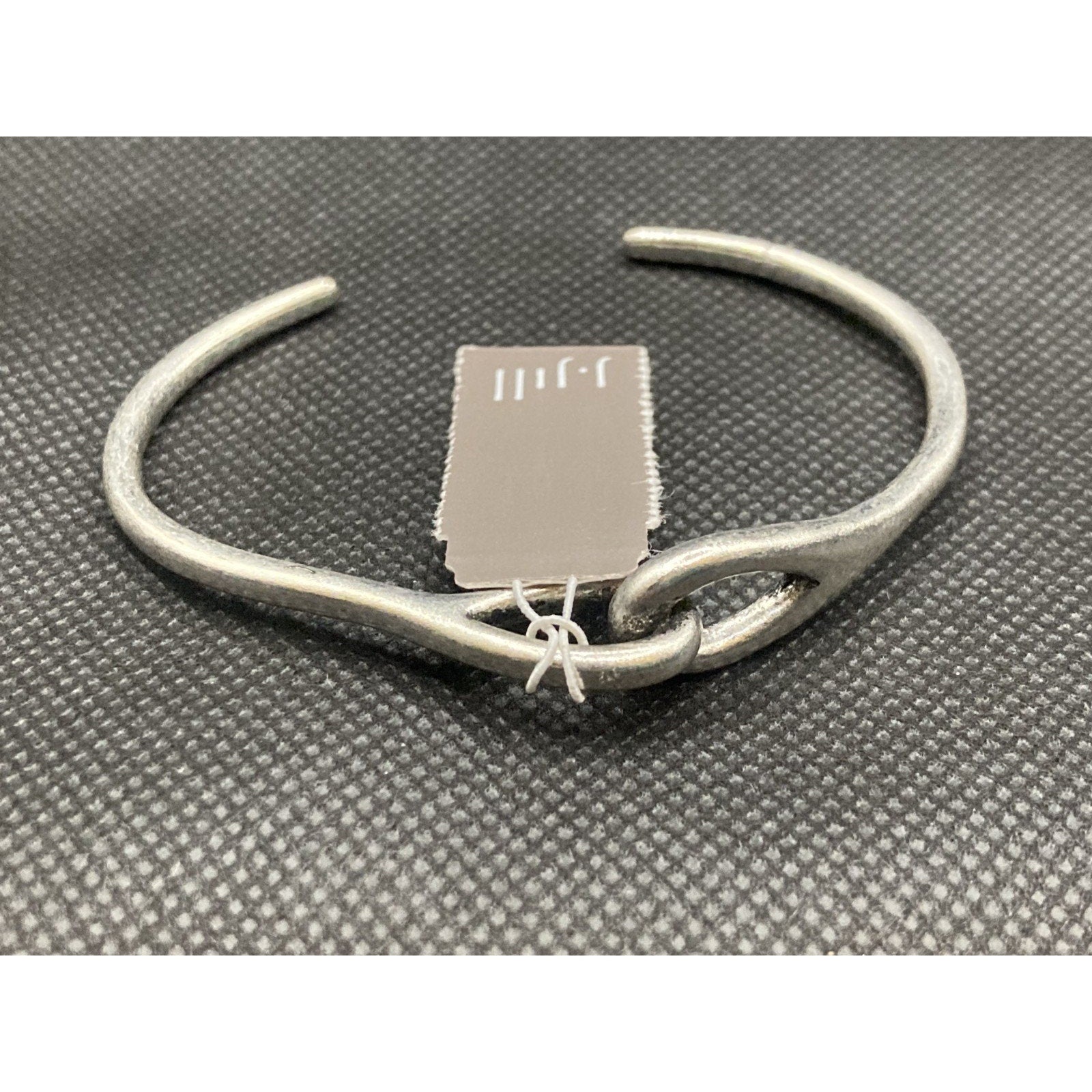 J JILL Minimalist Interlocking Loop Rustic Silver Tone Cuff Bracelet $34 Retail