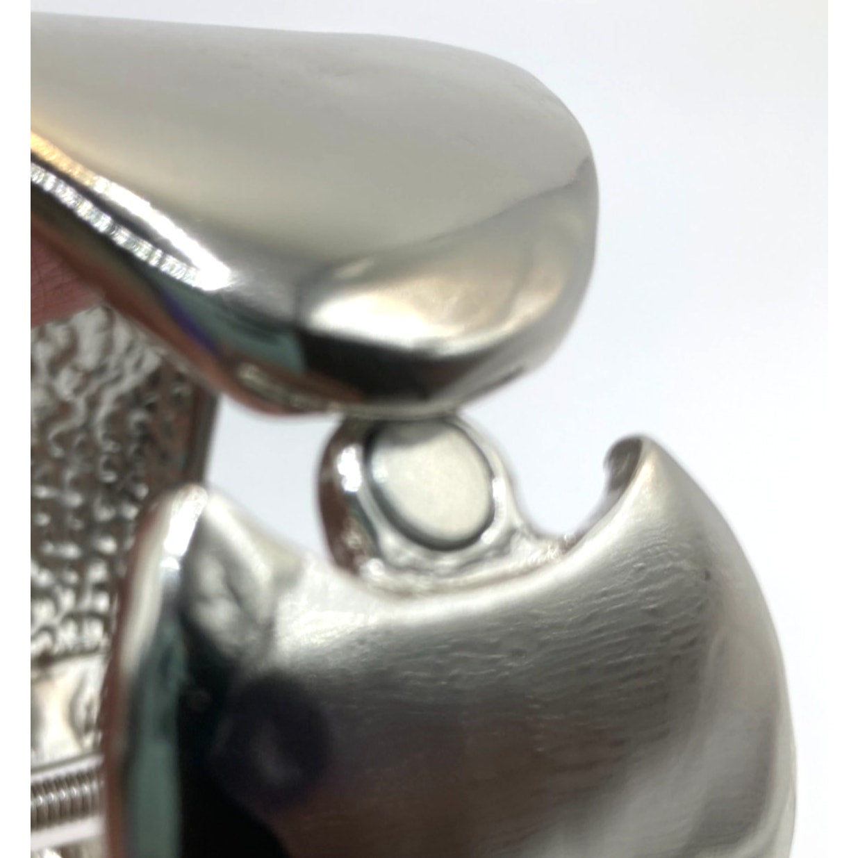 CHICO'S Wide Curve Silver Tone Shiny Polished Hammered Hinge Clamp Bracelet