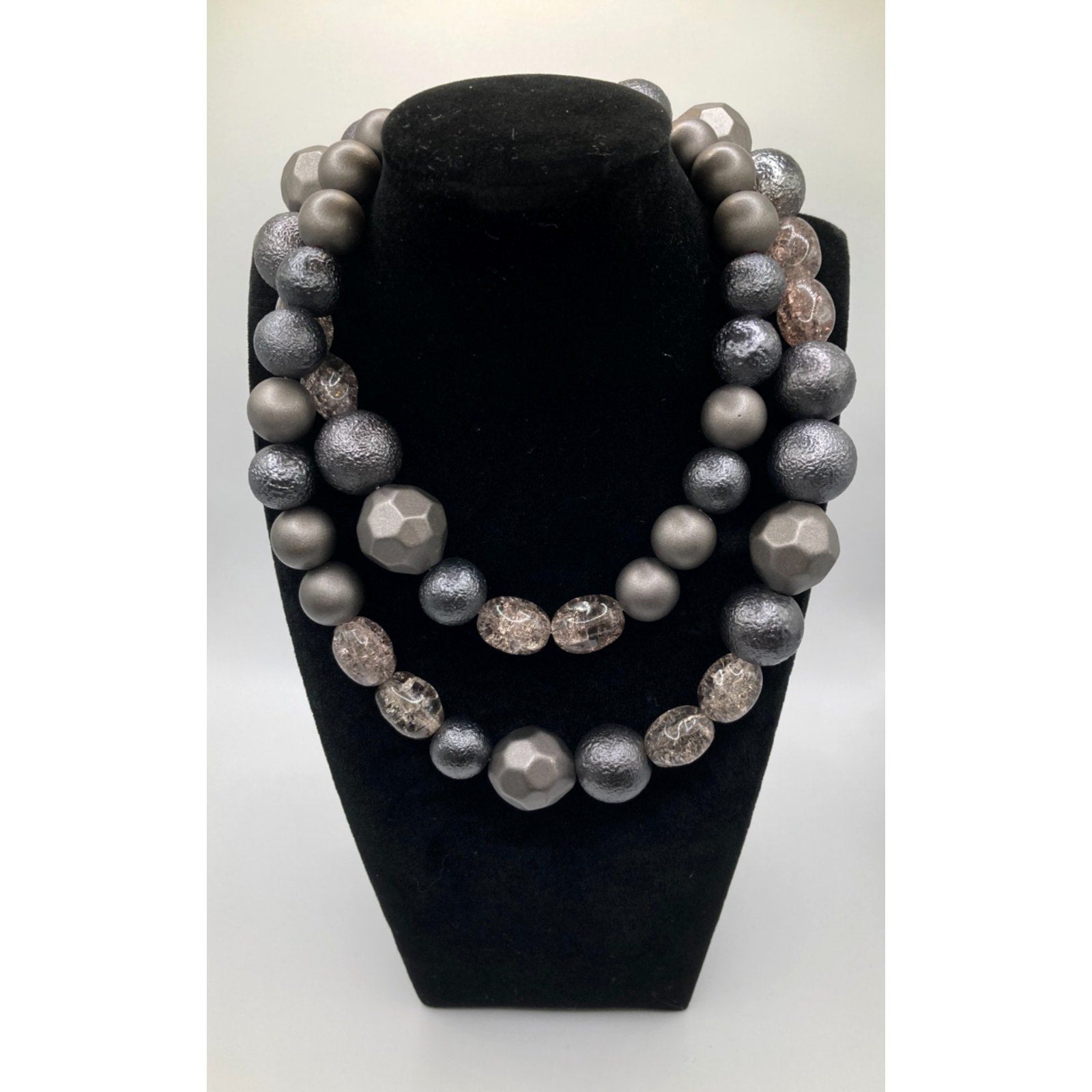 Coldwater Creek Long Geometric Gray Clear Textured Graduated Beaded Necklace 30"