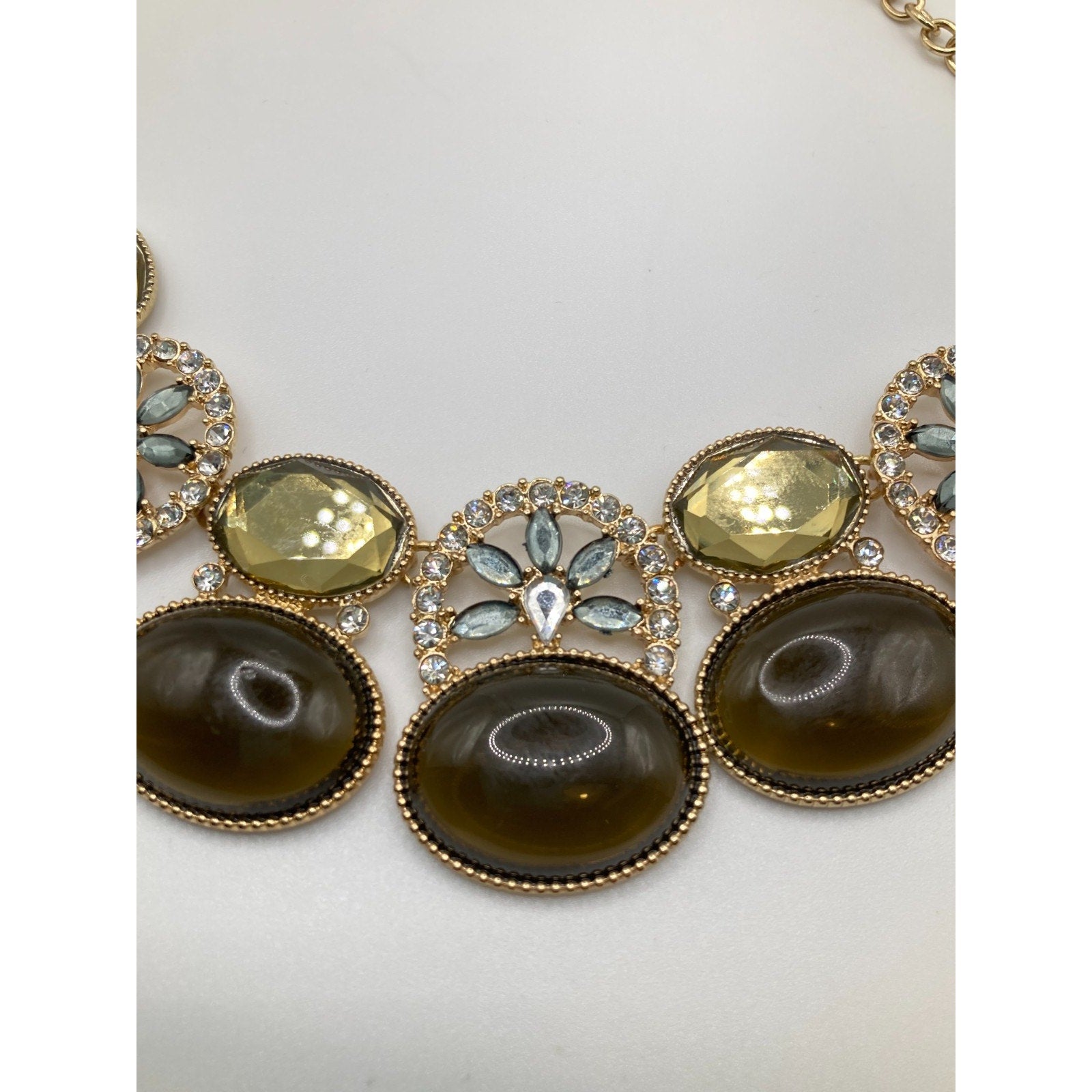 STONY Gold Tone Green & Blue Glass Stone & Crystal Necklace 17" & Earring Set