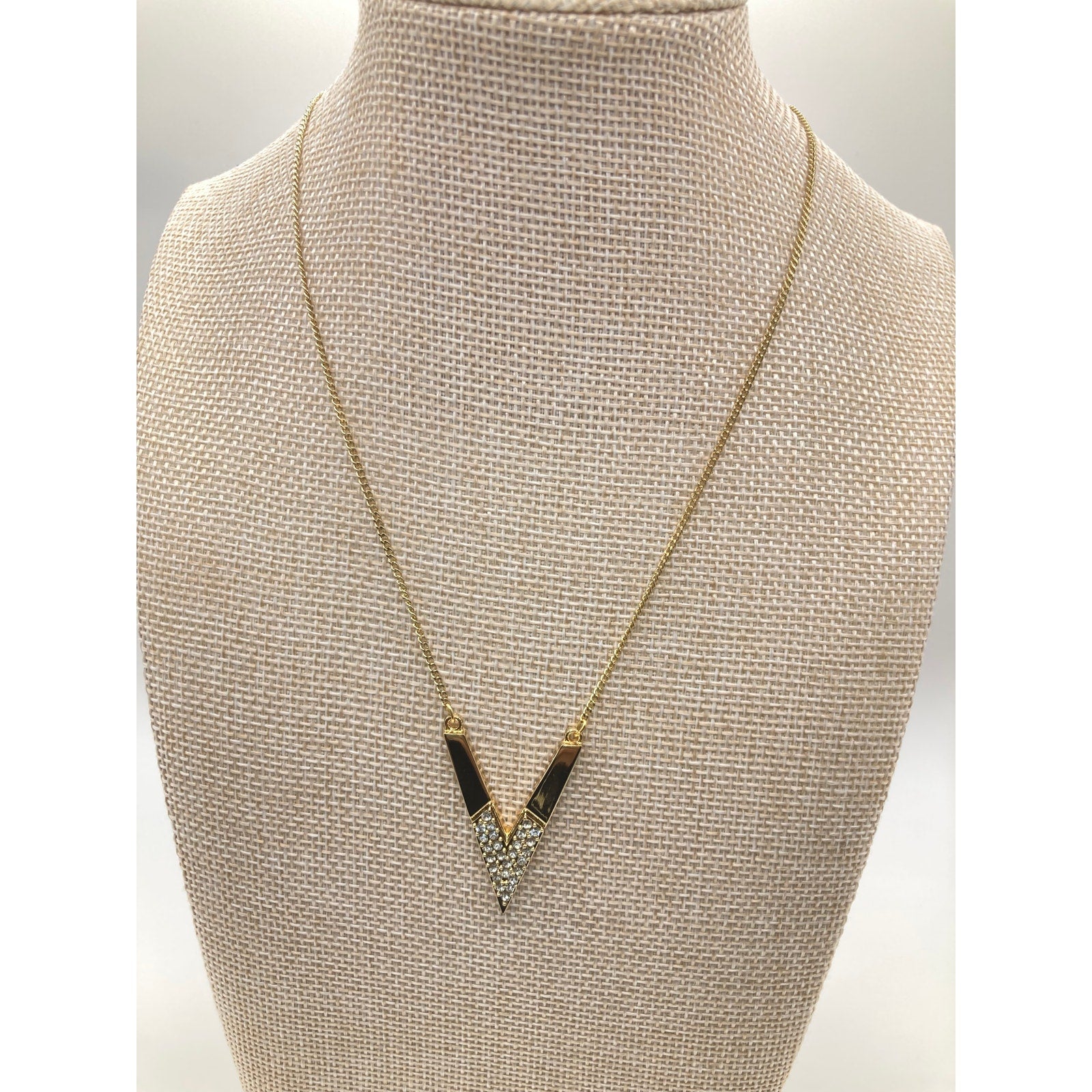 EXPRESS Gold Tone Chevron Arrow Letter V Rhinestone Accent Necklace 16" NEW