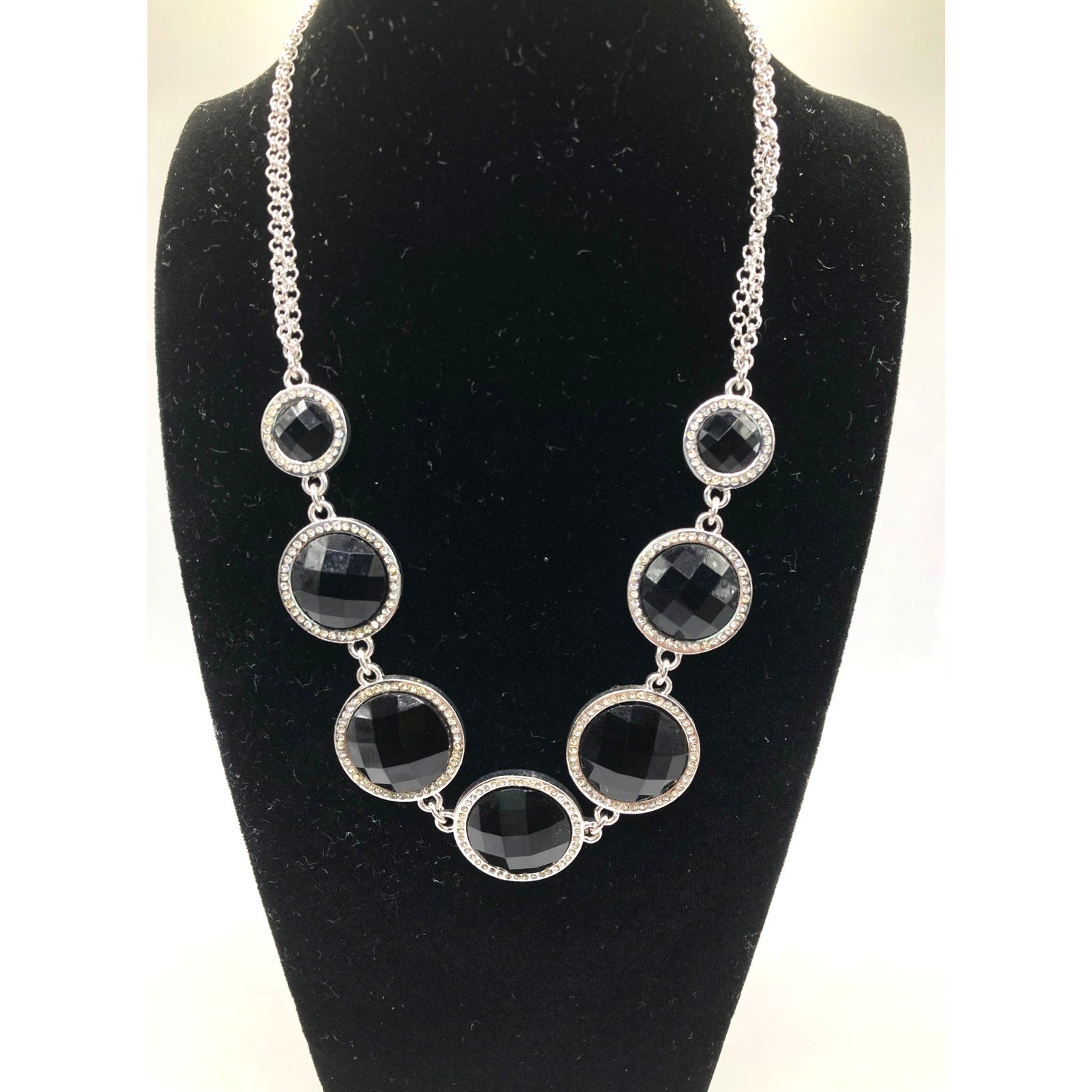 WHITE HOUSE/BLACK MARKET Black Circles Faceted w/ Rhinestone Collar Necklace 16"