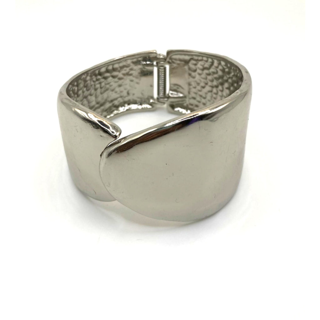 CHICO'S Wide Curve Silver Tone Shiny Polished Hammered Hinge Clamp Bracelet