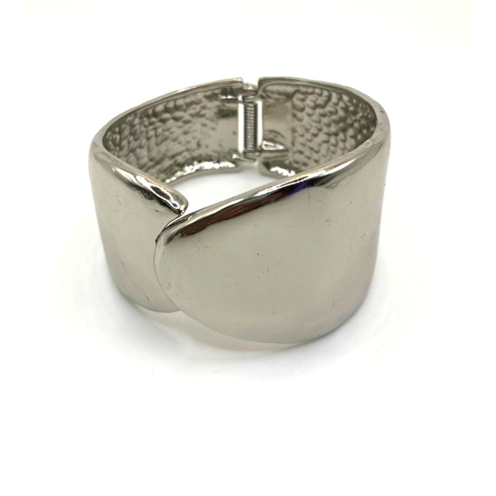 CHICO'S Wide Curve Silver Tone Shiny Polished Hammered Hinge Clamp Bracelet