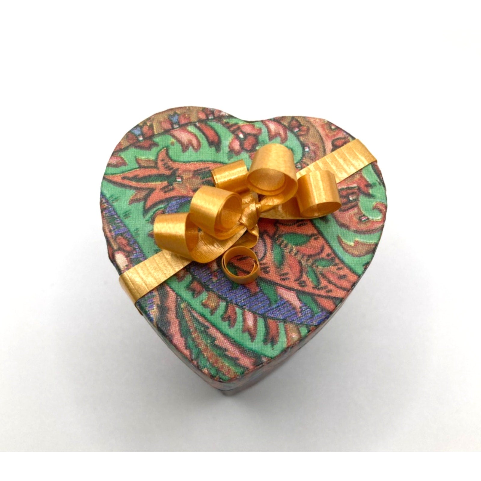 Polished Faux Pearls Small Stud Earrings in 80's themed Retro Heart Shaped Box