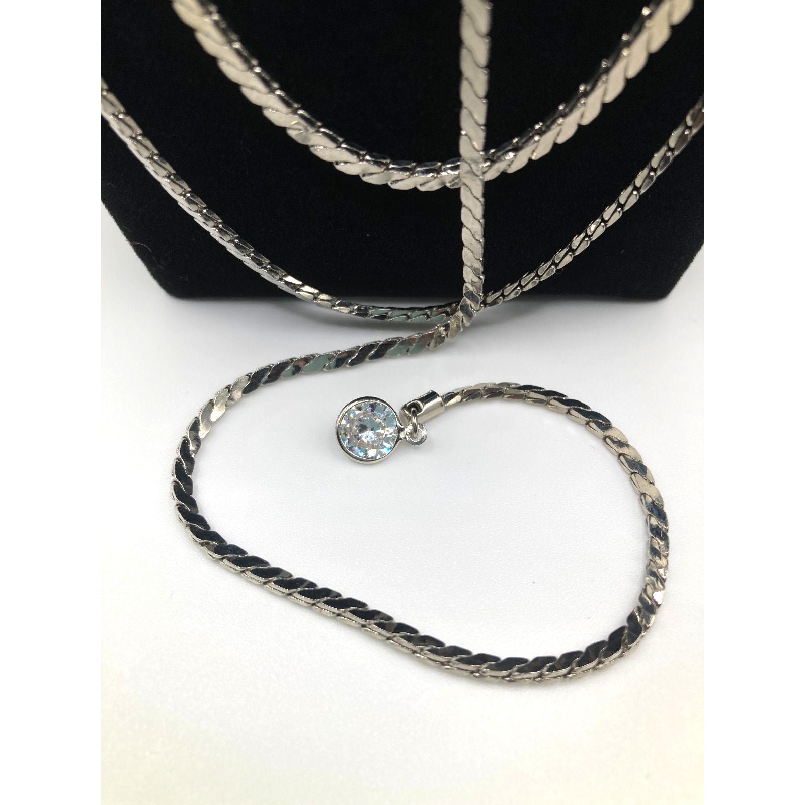 EXPRESS Elegant Silver Tone Layered Lariat Serpentine Chain & Cubic Zirconia 17"