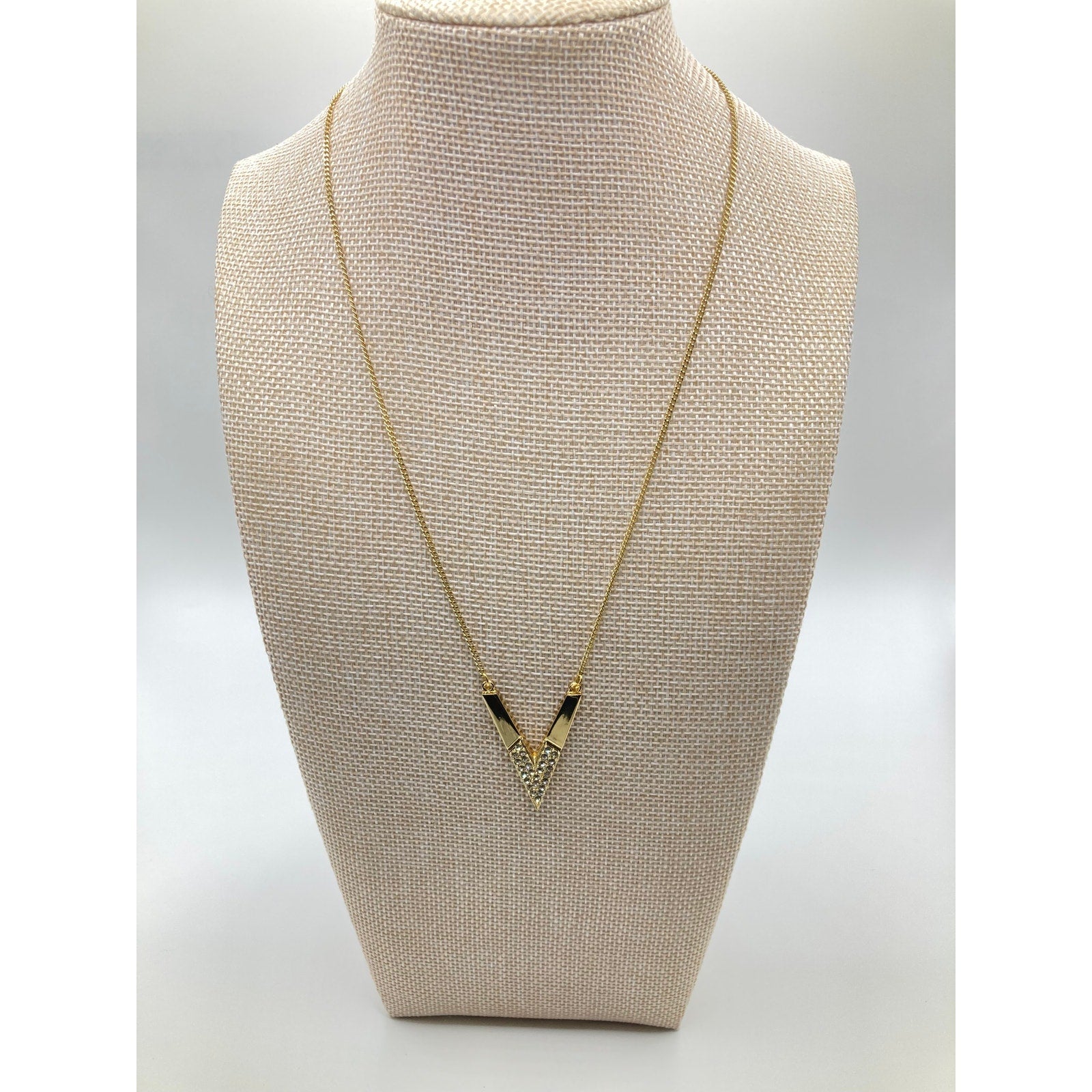 EXPRESS Gold Tone Chevron Arrow Letter V Rhinestone Accent Necklace 16" NEW