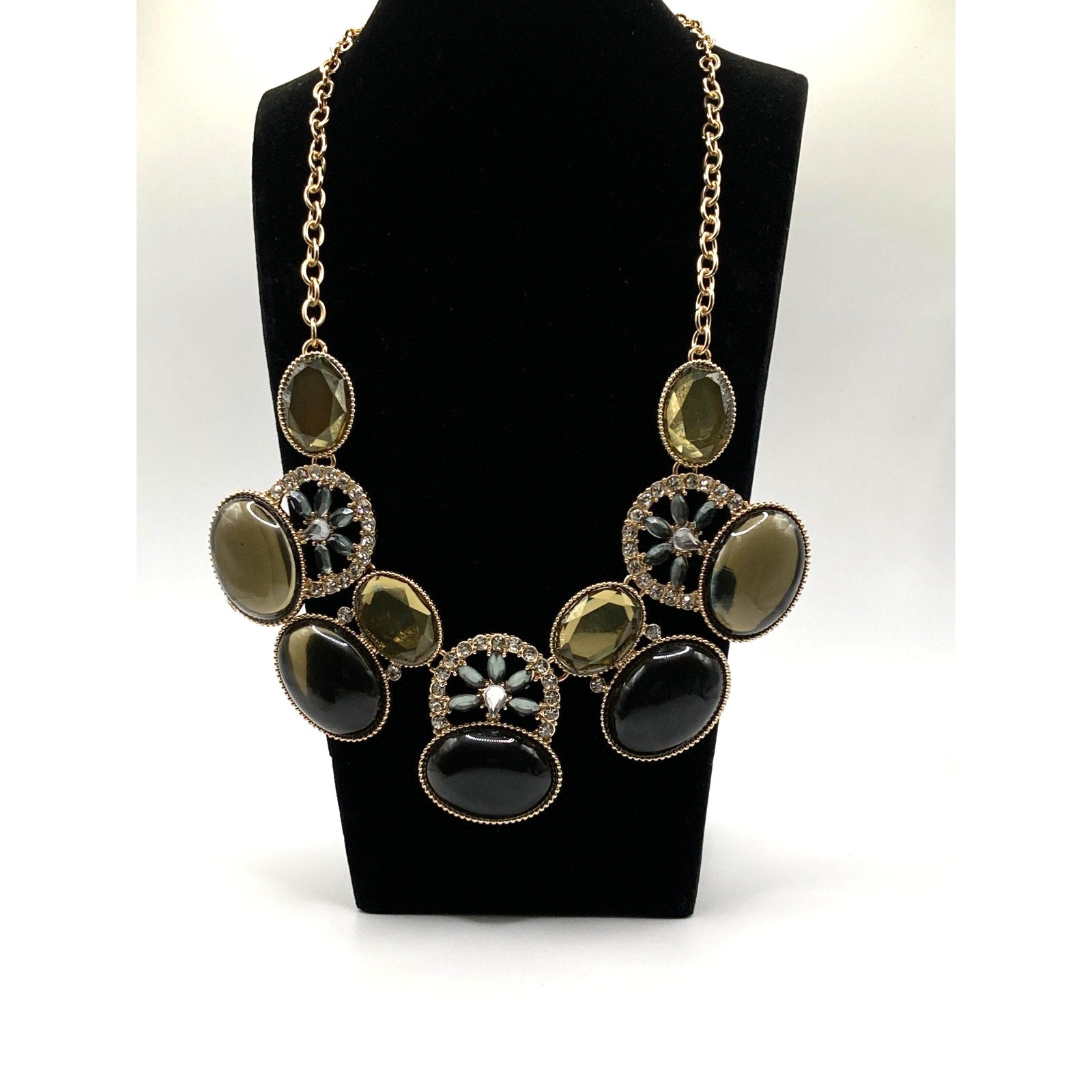 STONY Gold Tone Green & Blue Glass Stone & Crystal Necklace 17" & Earring Set