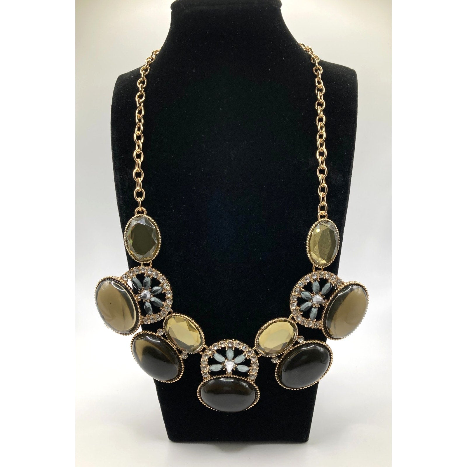 STONY Gold Tone Green & Blue Glass Stone & Crystal Necklace 17" & Earring Set
