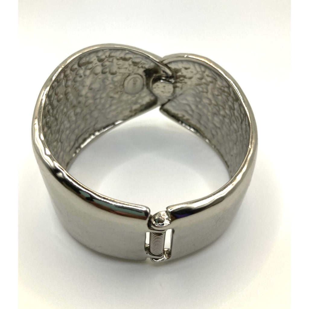 CHICO'S Wide Curve Silver Tone Shiny Polished Hammered Hinge Clamp Bracelet
