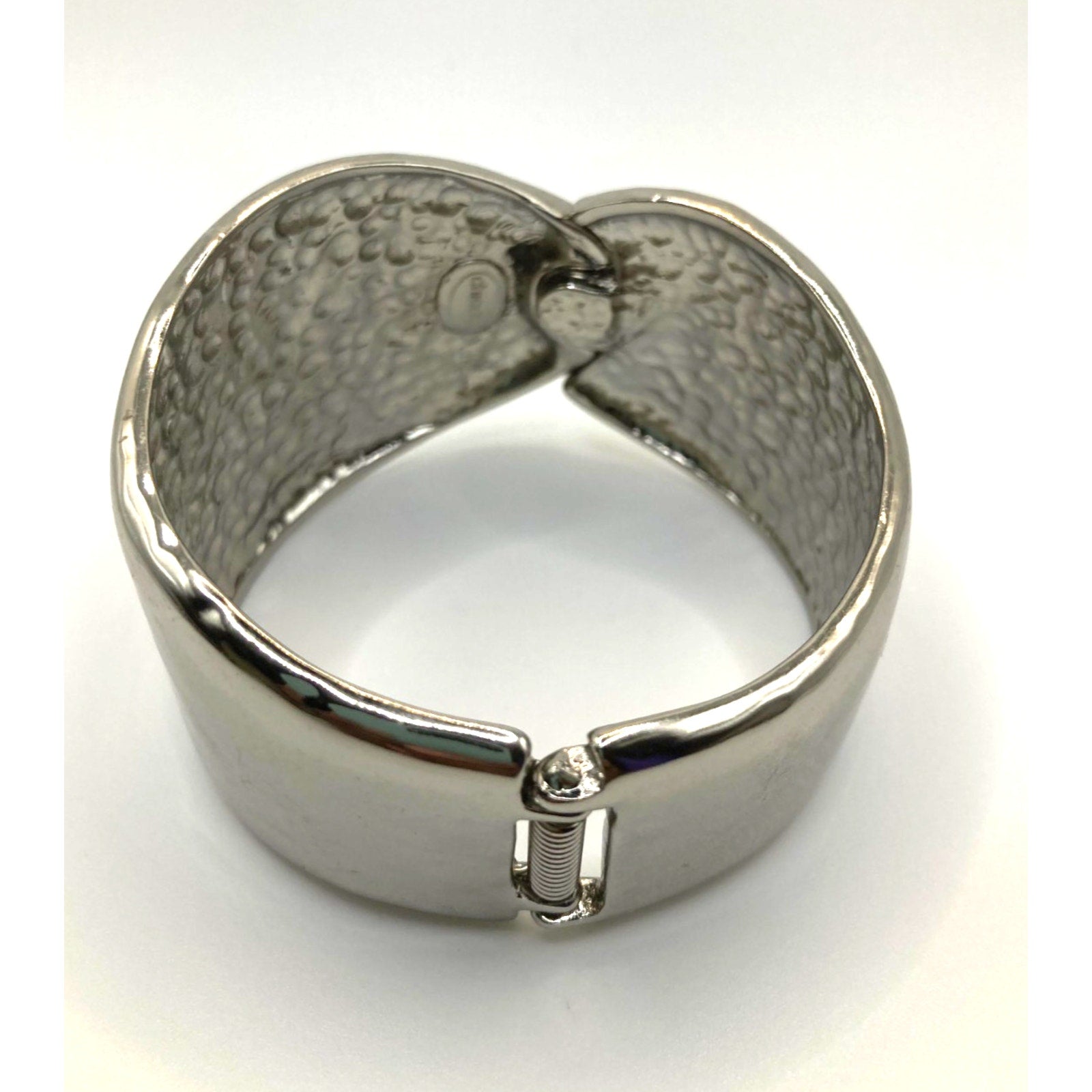 CHICO'S Wide Curve Silver Tone Shiny Polished Hammered Hinge Clamp Bracelet